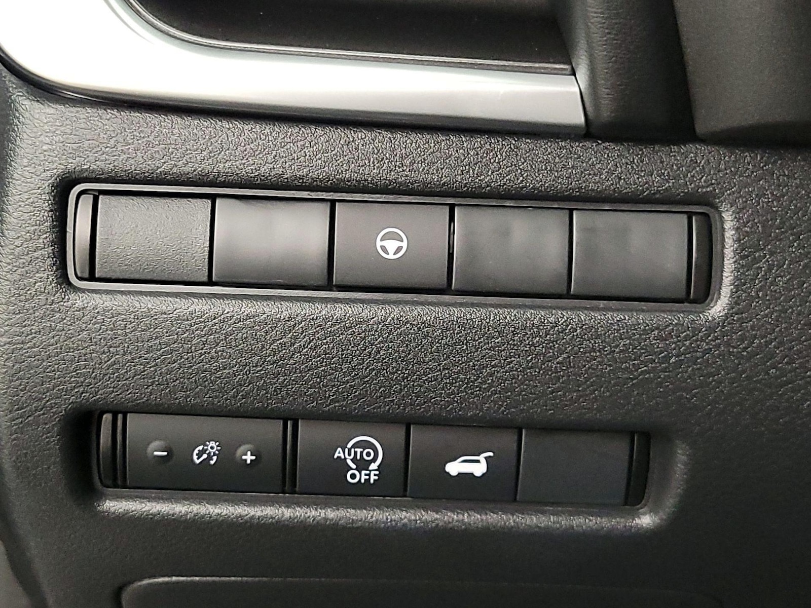 2025 Nissan Rogue SV - Photo 14