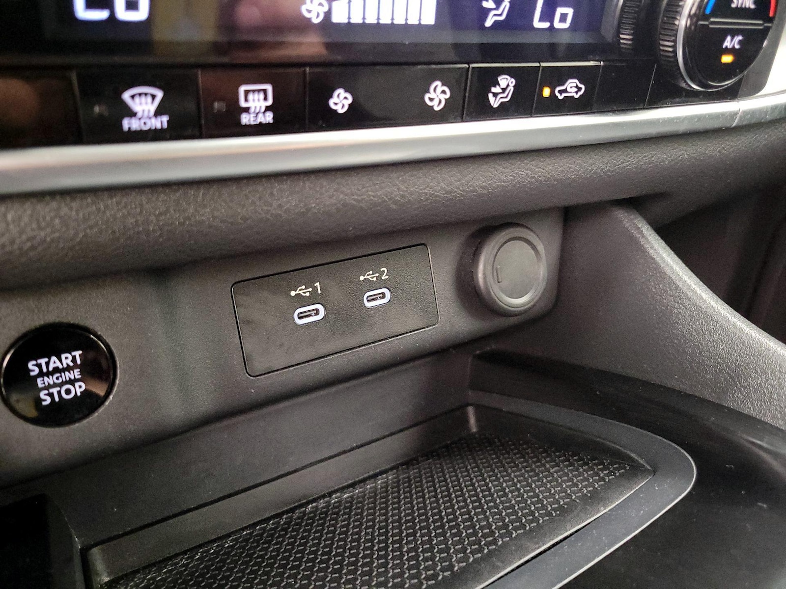 2025 Nissan Rogue SV - Photo 19