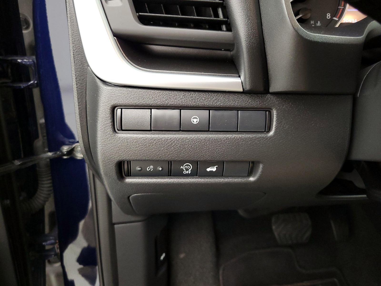 2025 Nissan Rogue SV - Photo 14