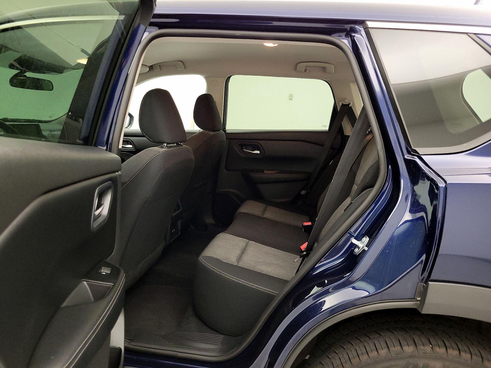2025 Nissan Rogue SV - Photo 20