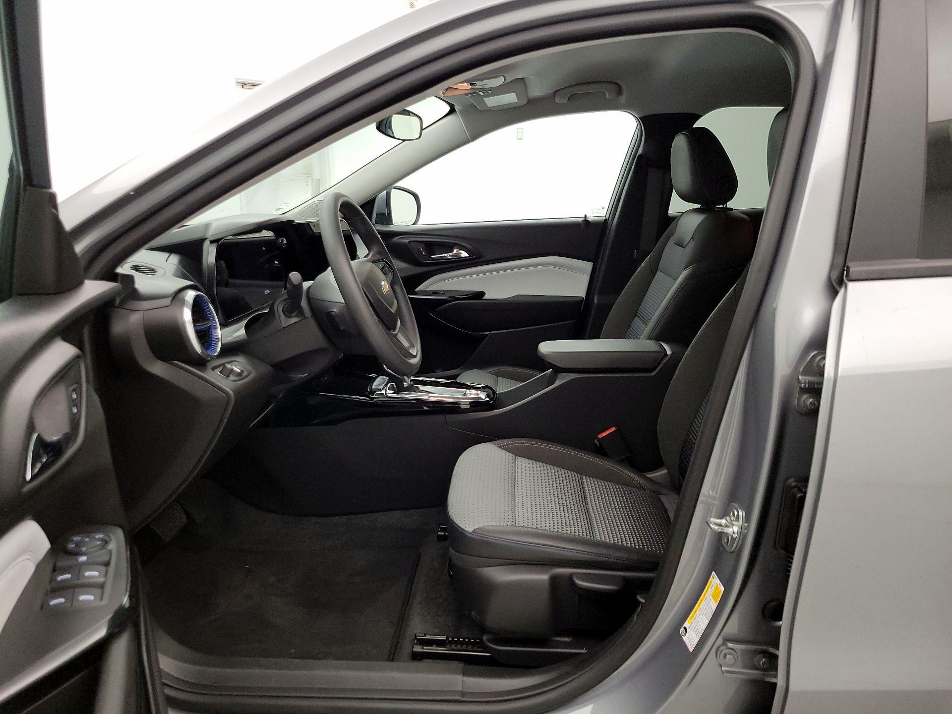 Thumbnail: 2025 Chevrolet Trax - 11