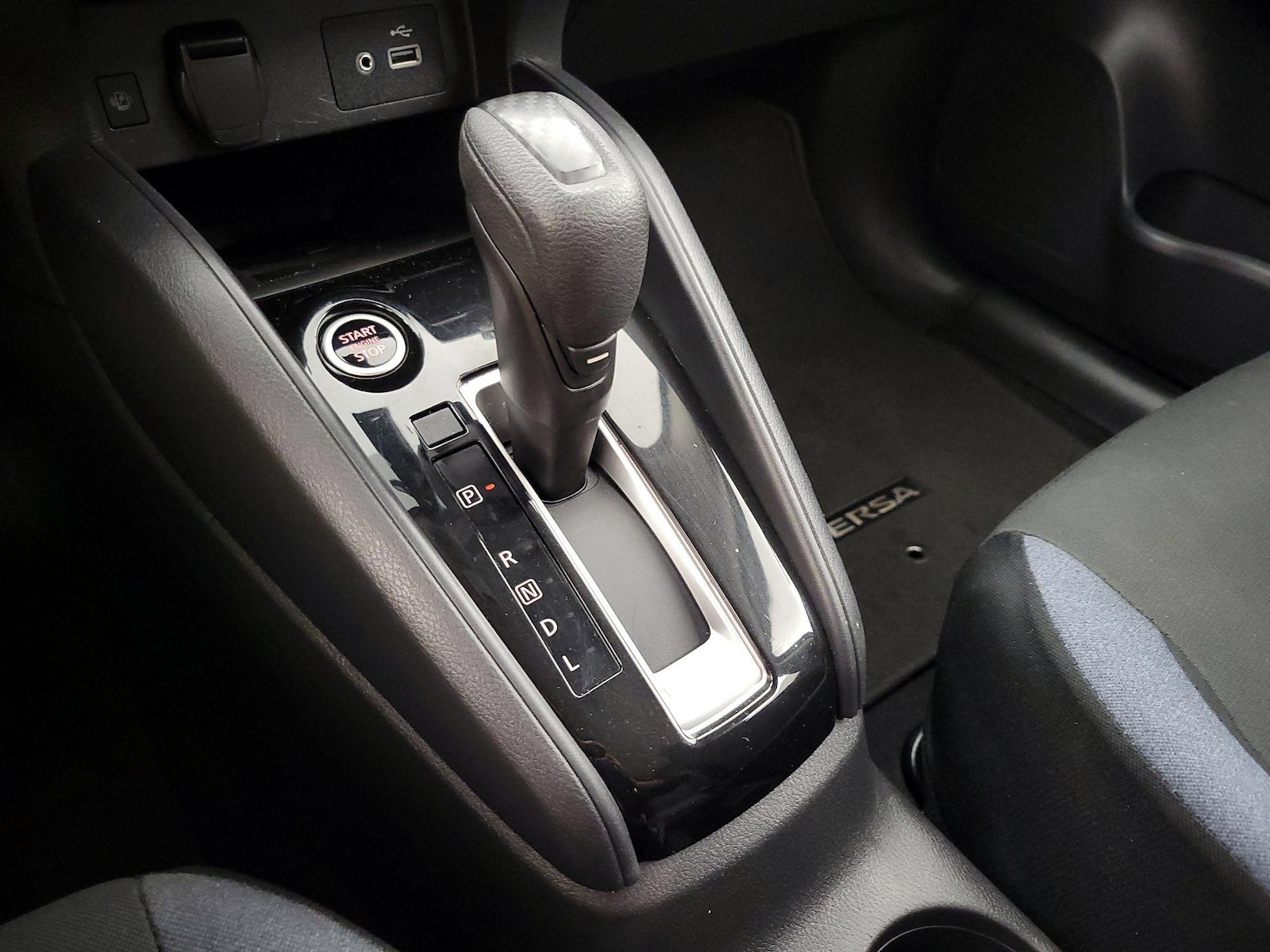 2025 Nissan Versa Sedan SV - Photo 17