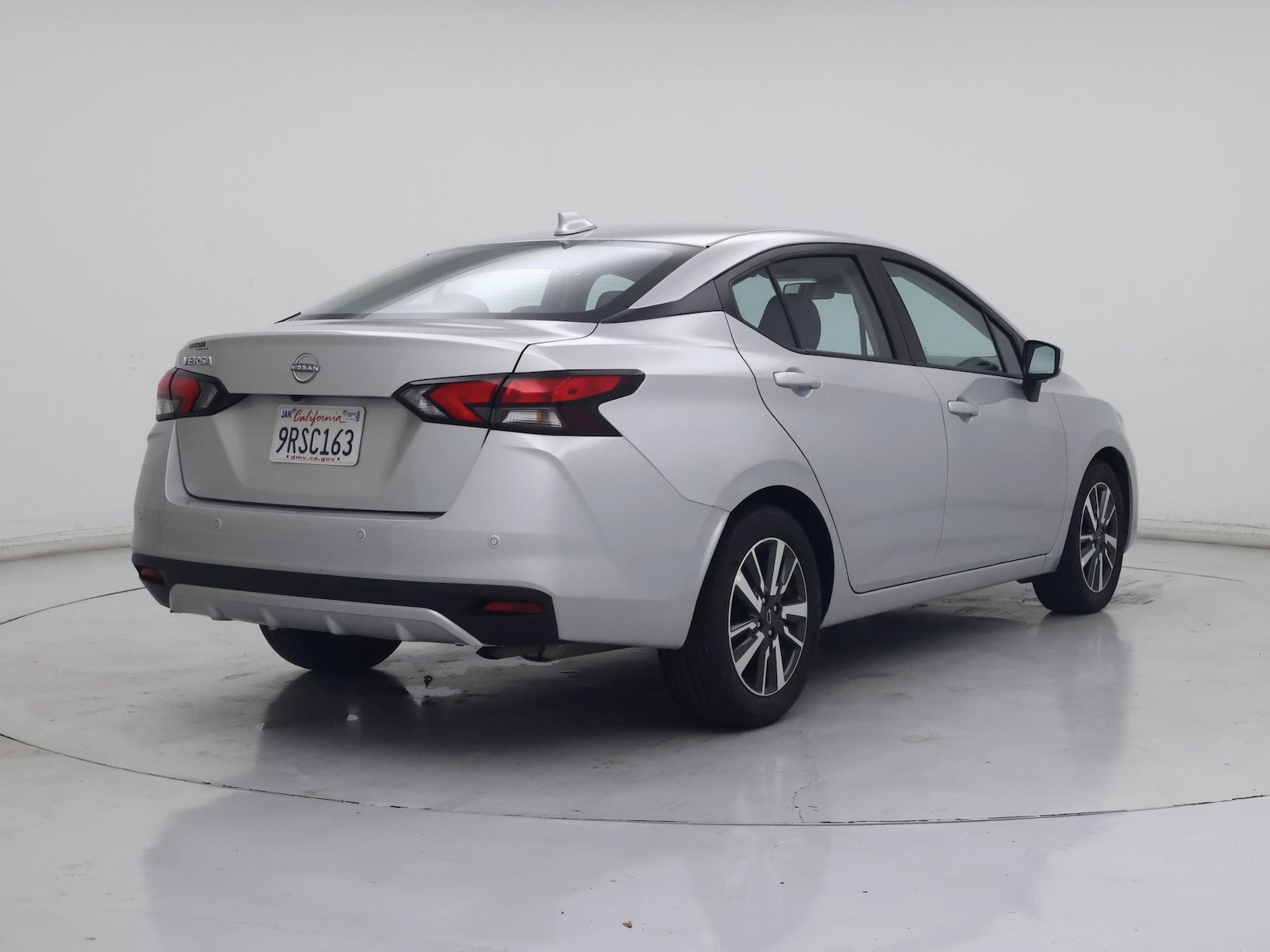 2025 Nissan Versa Sedan SV - Photo 9
