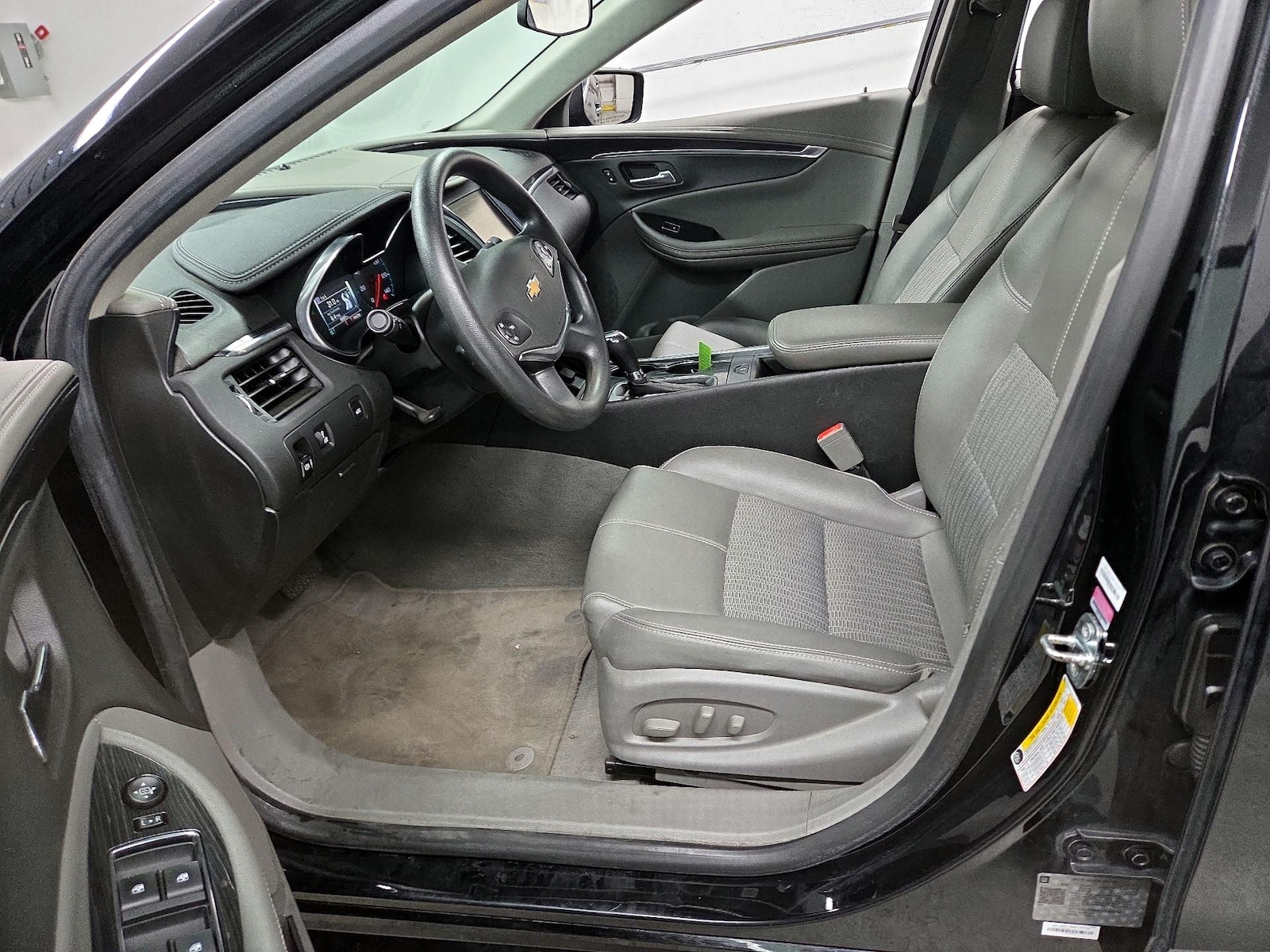 Power Seat(s) & Side Airbags