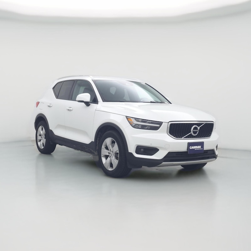 2022 Volvo XC40 T5 Momentum