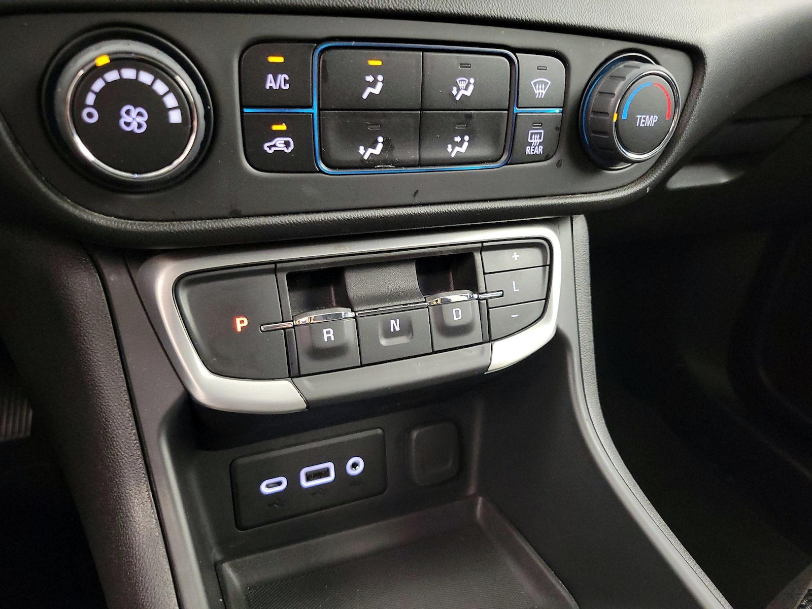 2024 GMC Terrain SLE - Photo 18