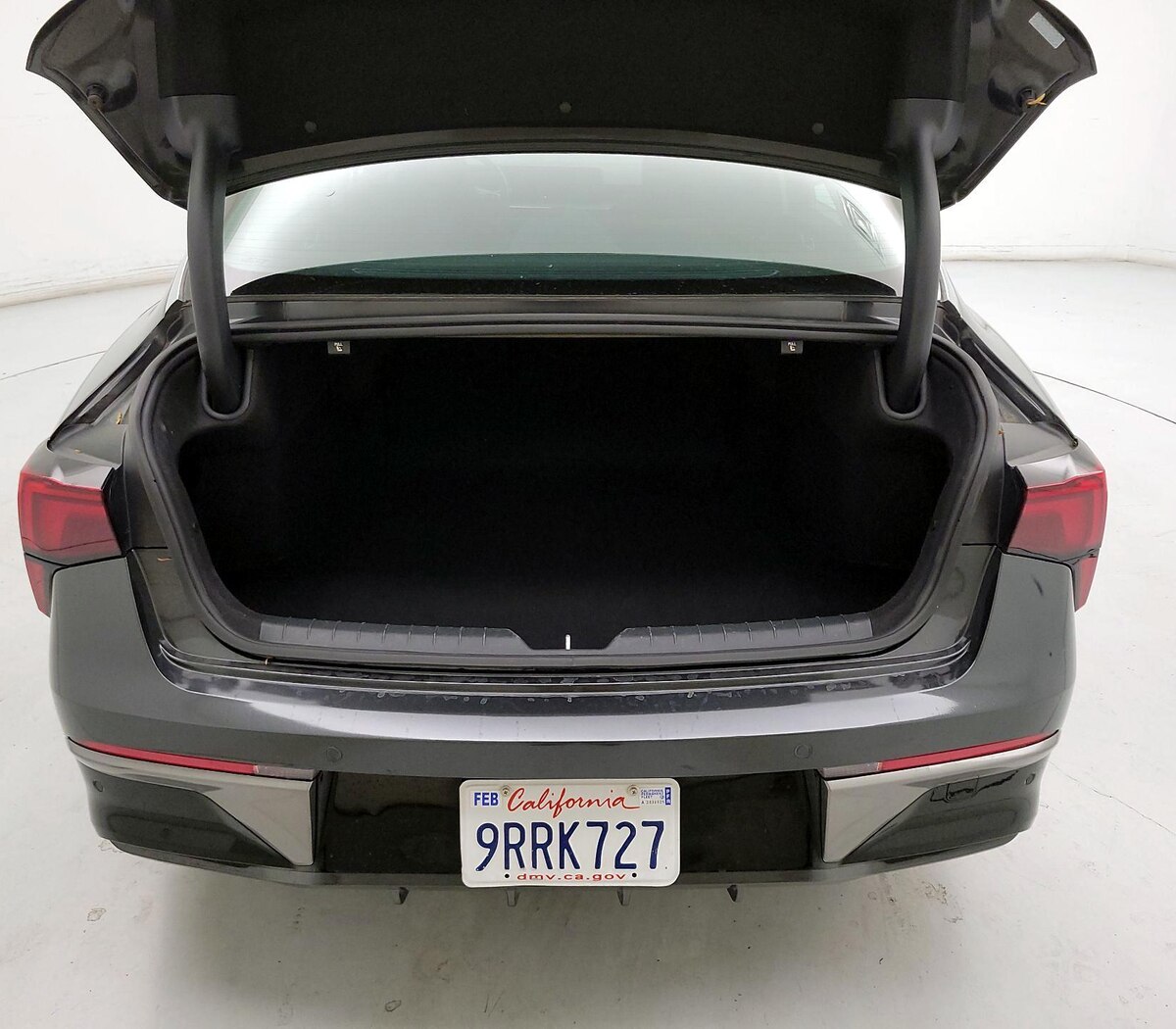 Trunk/Cargo (Seats Up)