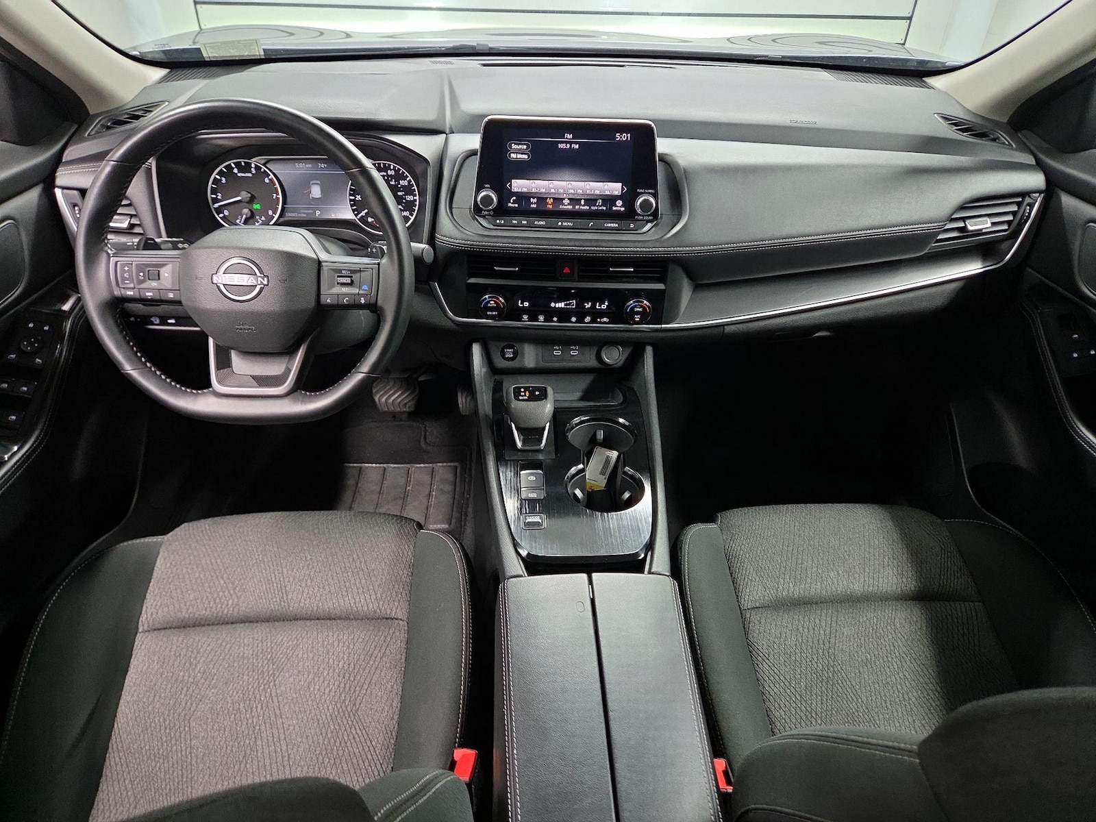 2025 Nissan Rogue SV - Photo 10