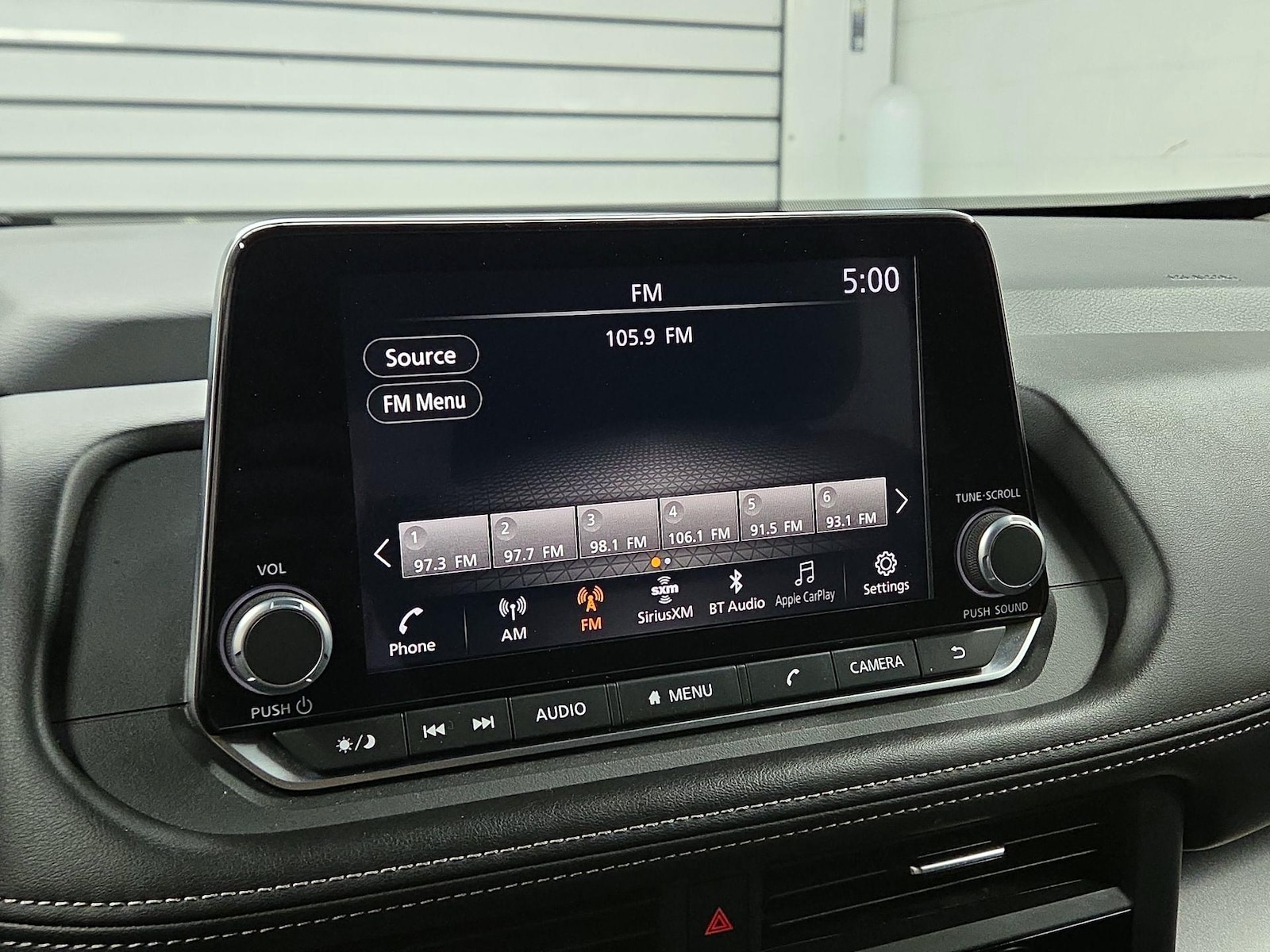 2025 Nissan Rogue SV - Photo 16