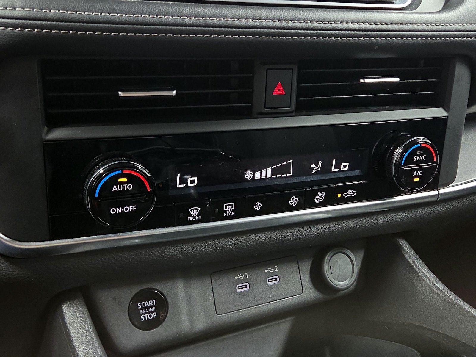 2025 Nissan Rogue SV - Photo 17