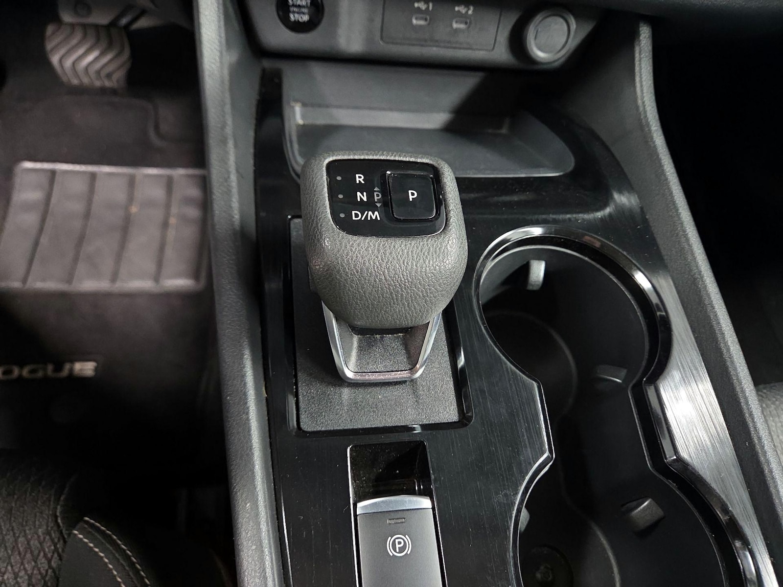 2025 Nissan Rogue SV - Photo 18