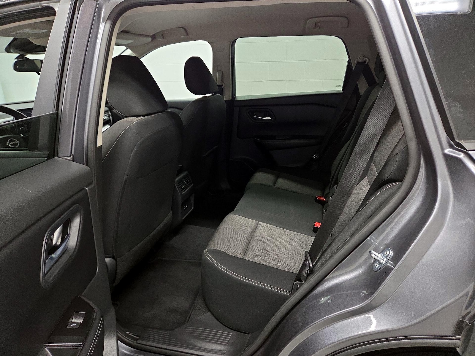 2025 Nissan Rogue SV - Photo 20