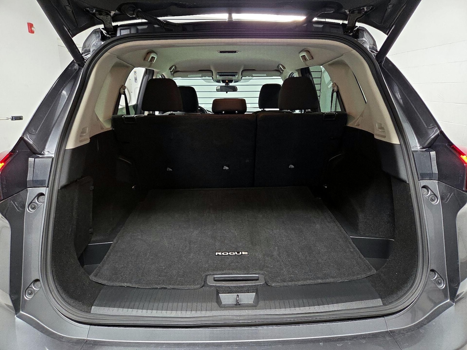 2025 Nissan Rogue SV - Photo 21