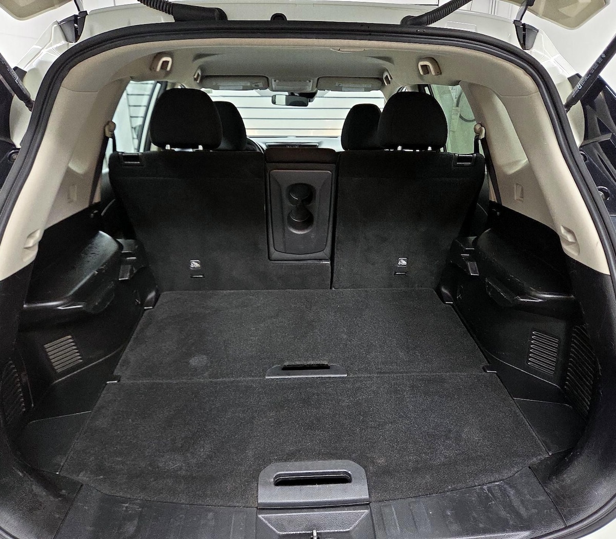 Trunk/Cargo (Seats Up)