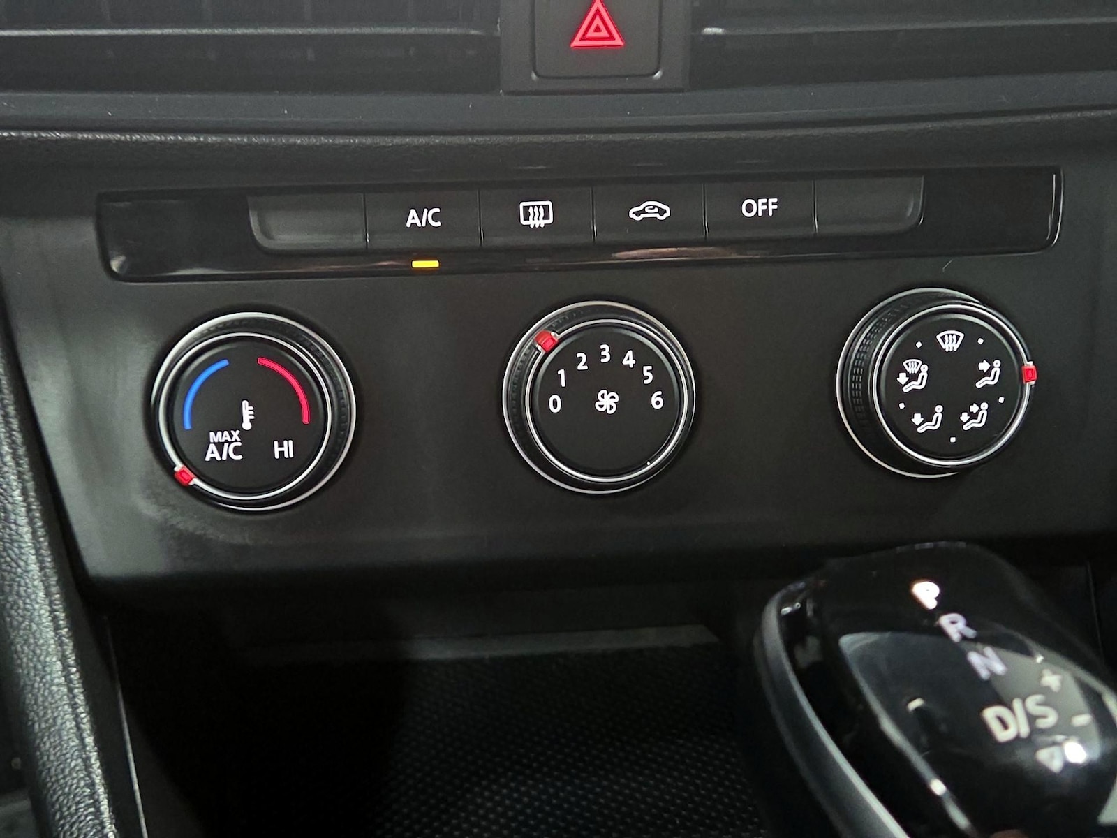 2022 Volkswagen Jetta Sport - Photo 17