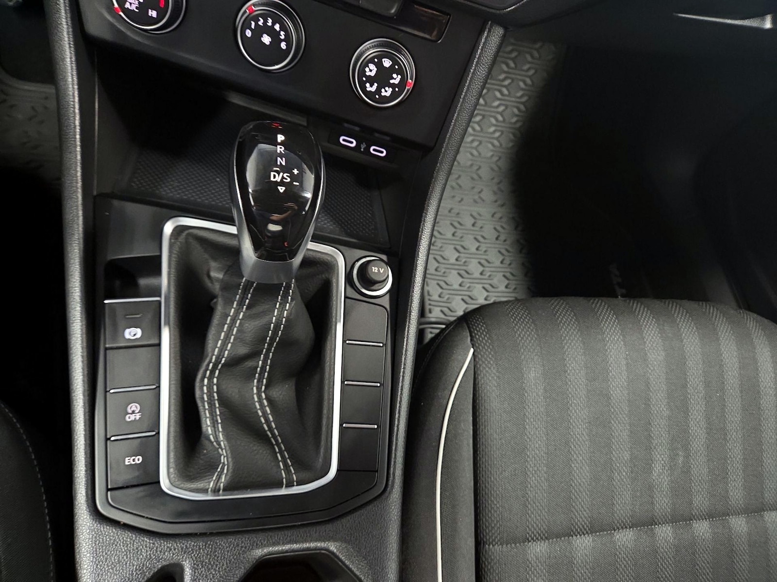 2022 Volkswagen Jetta Sport - Photo 18
