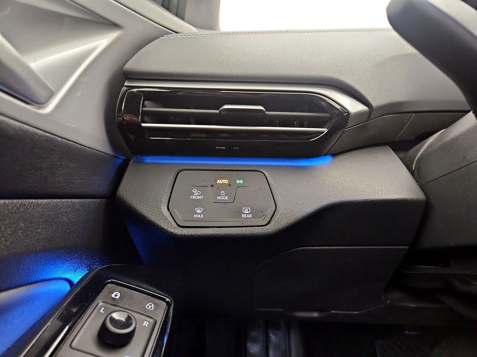 2023 Volkswagen ID.4 S - Photo 14