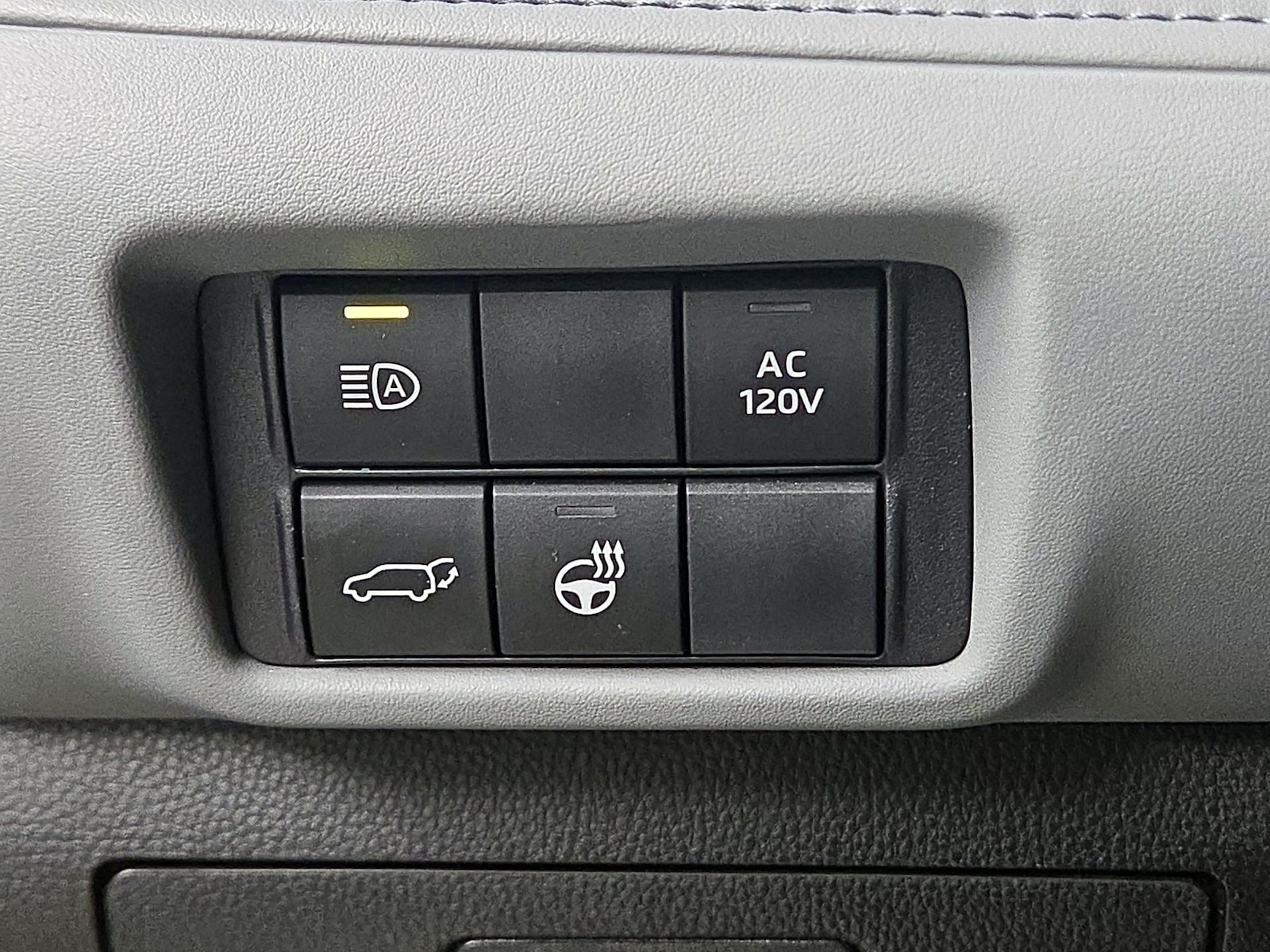 2023 Toyota Highlander Limited - Photo 13