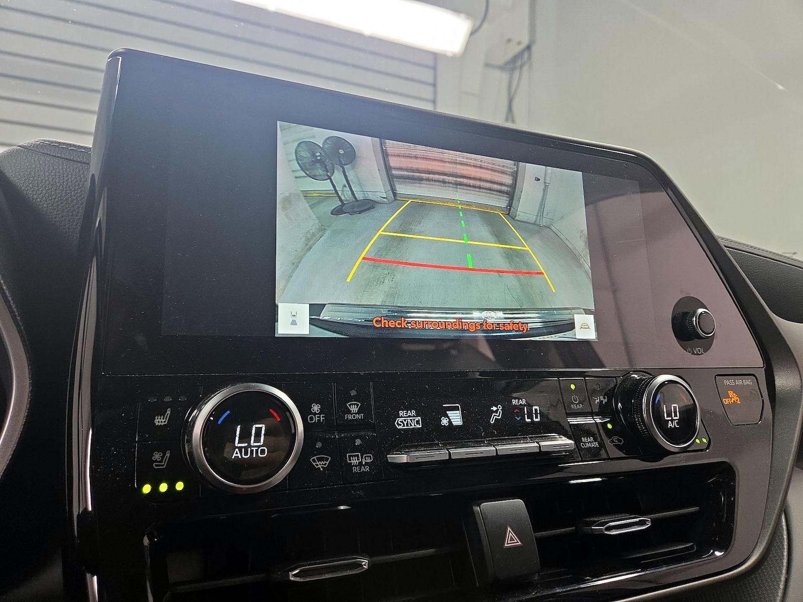 2023 Toyota Highlander Limited - Photo 14