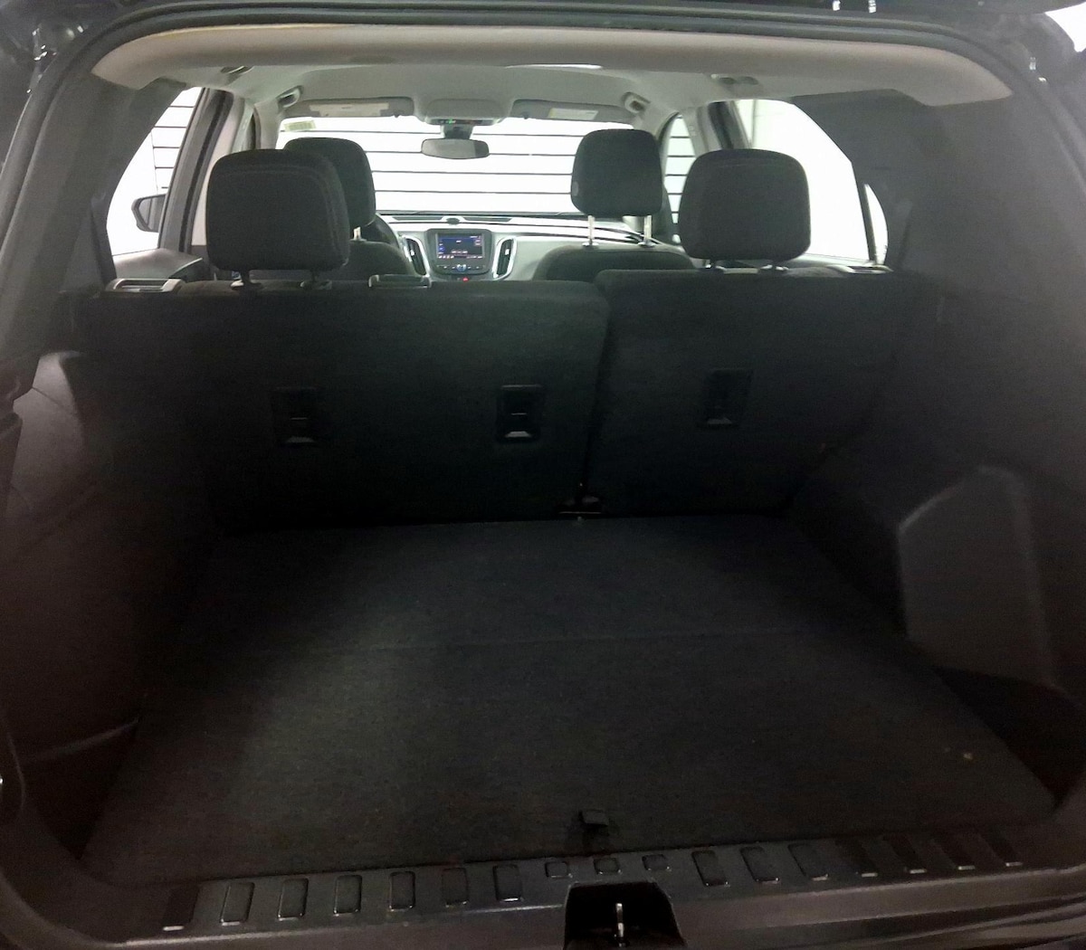 Trunk/Cargo (Seats Up)