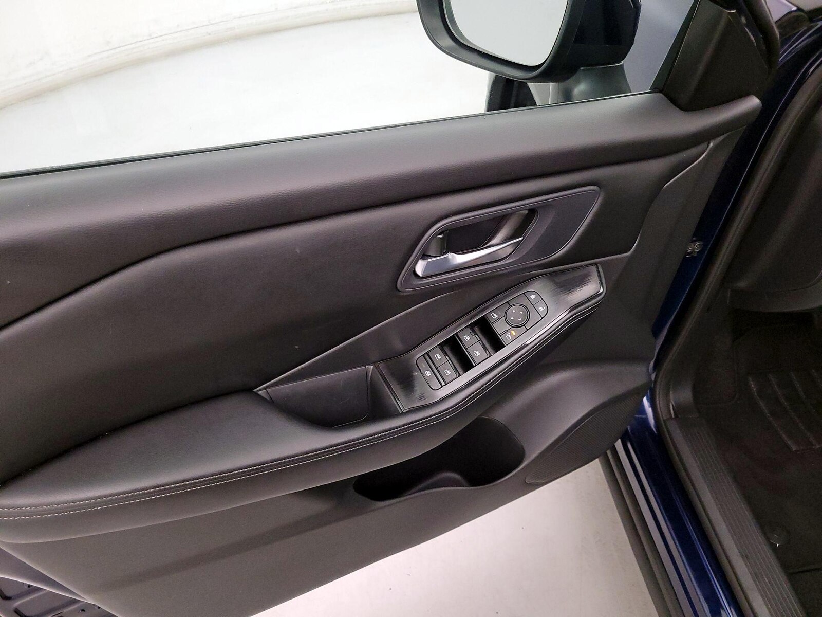 2025 Nissan Rogue SV - Photo 13