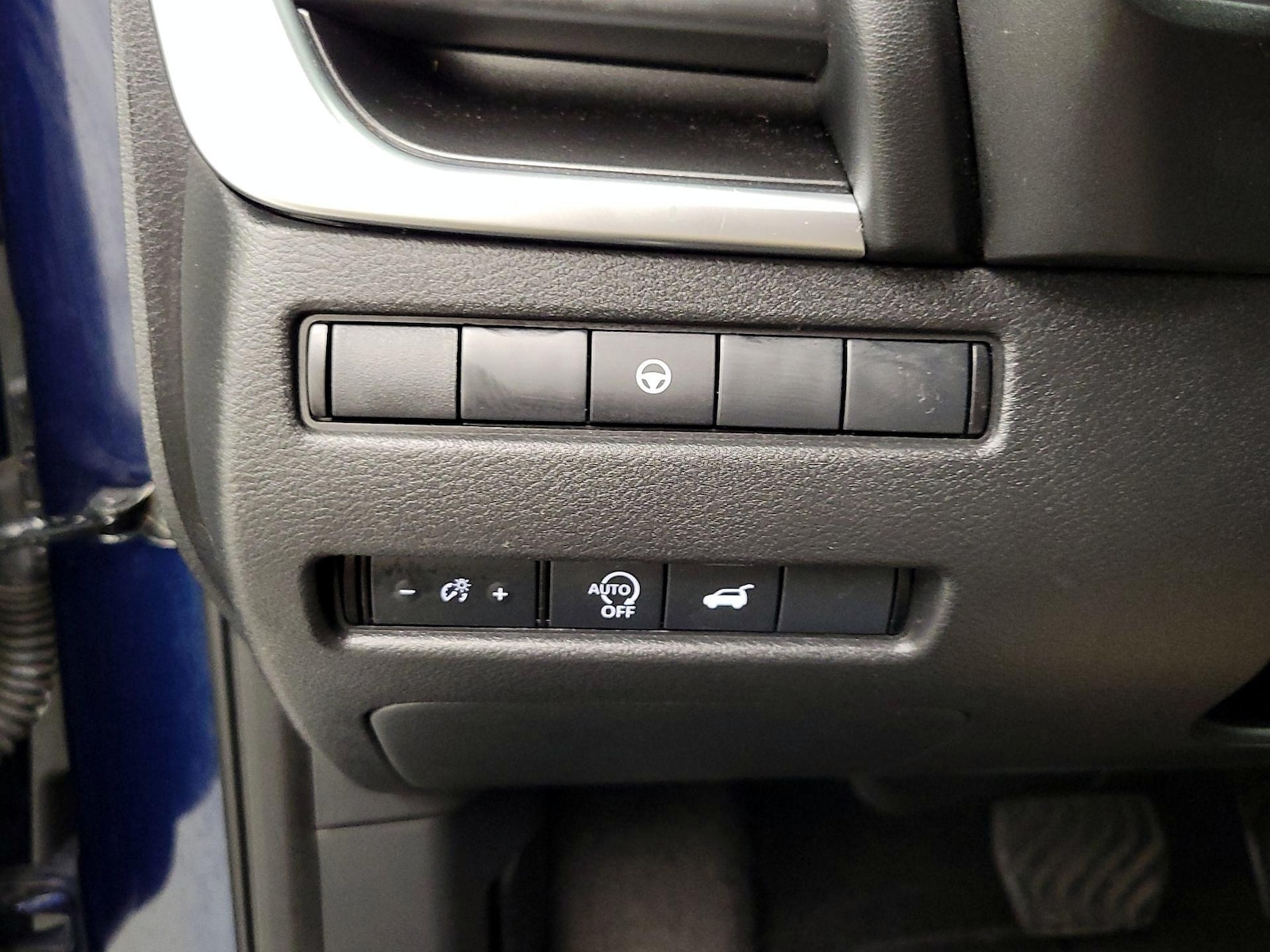 2025 Nissan Rogue SV - Photo 14