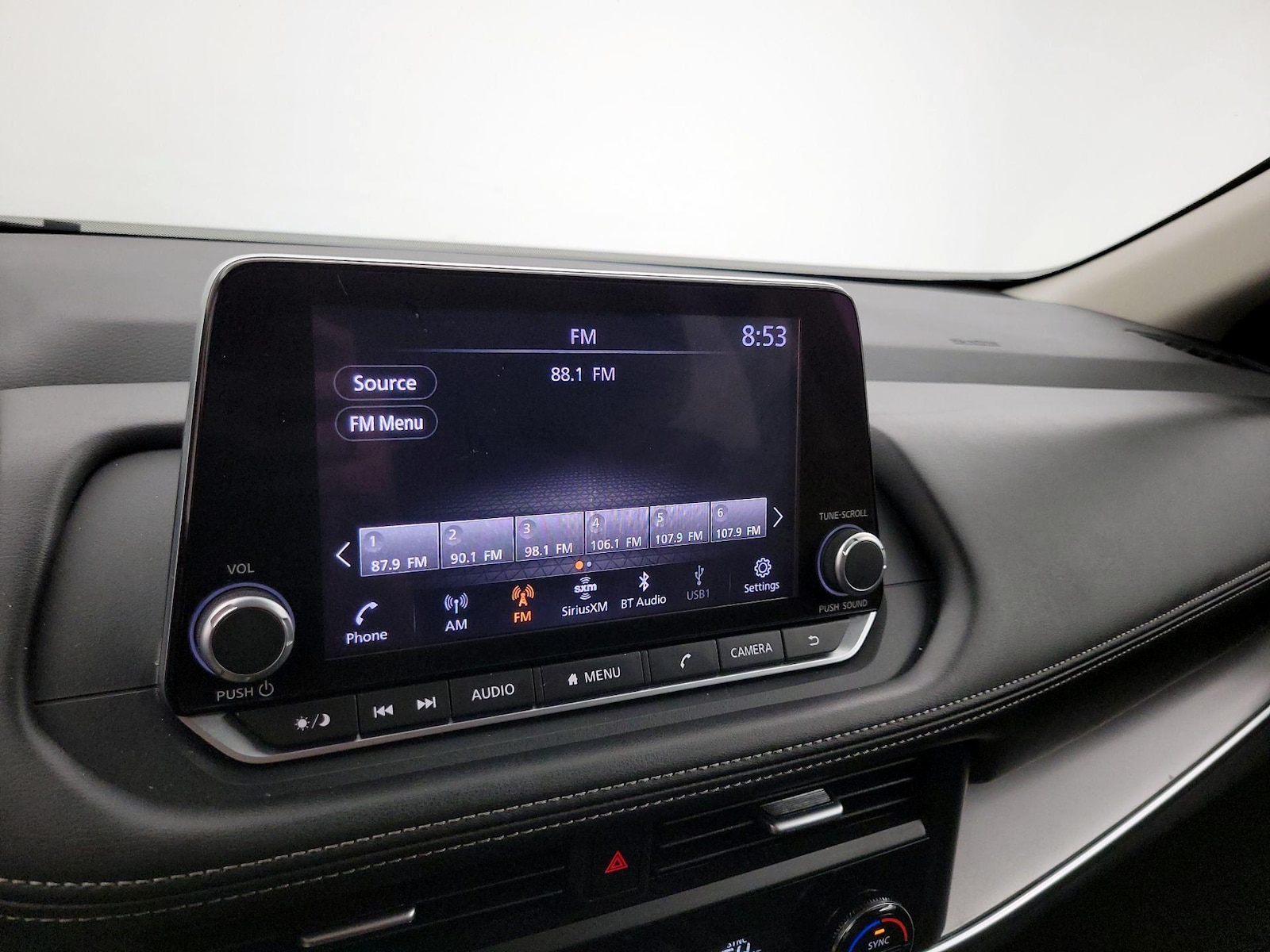 2025 Nissan Rogue SV - Photo 16