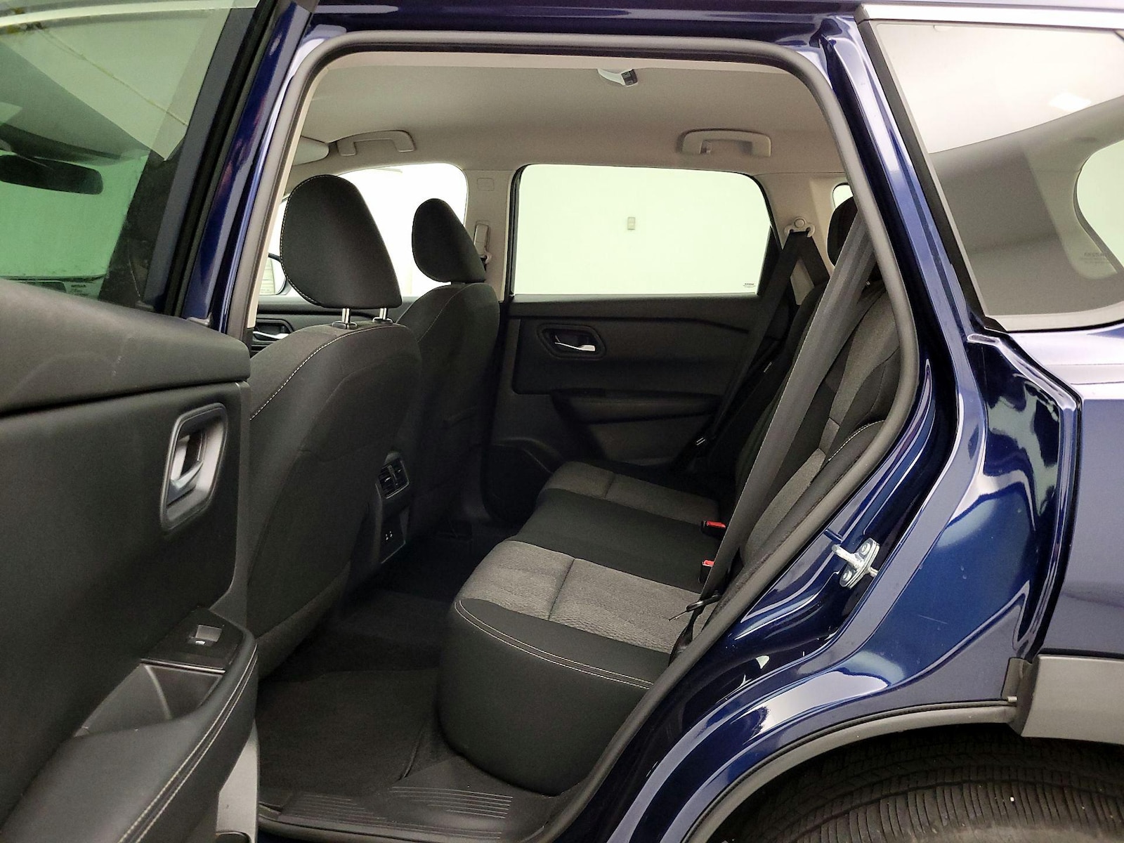 2025 Nissan Rogue SV - Photo 20