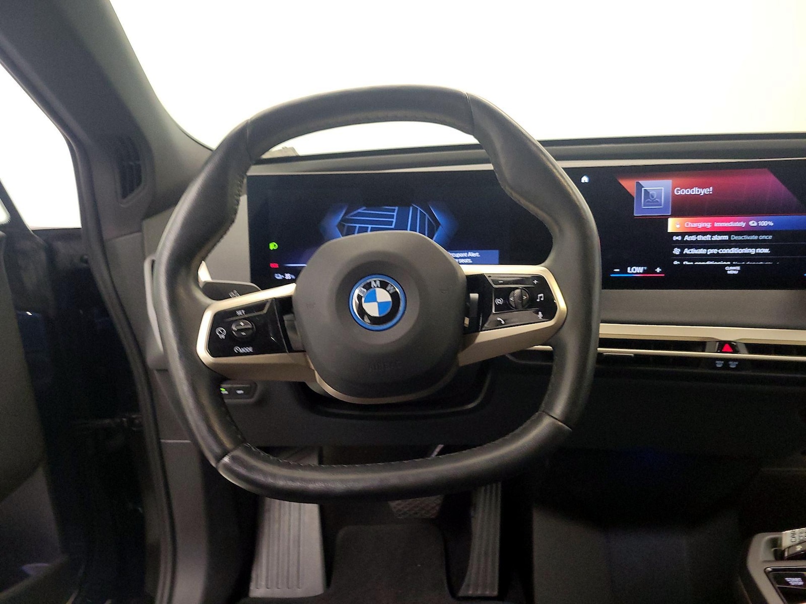 2023 BMW iX Base - Photo 11
