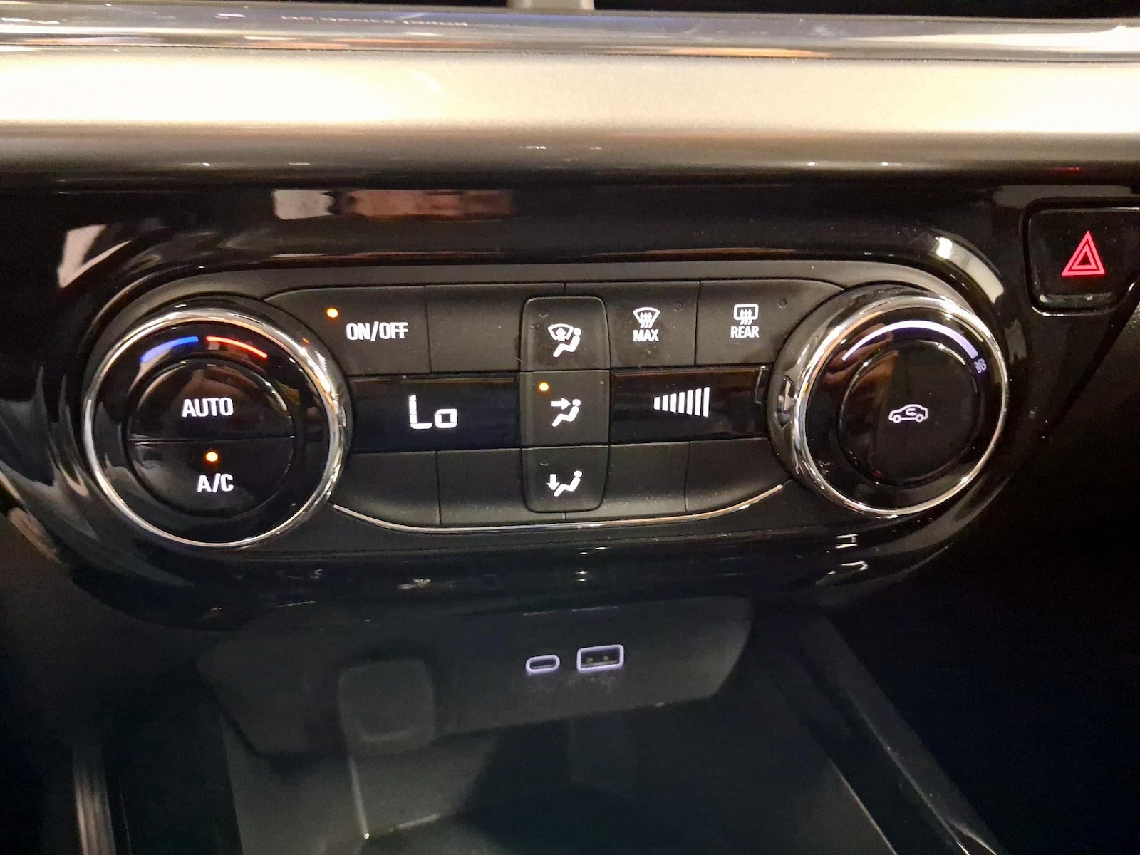 2025 Chevrolet Trax LT - Photo 15