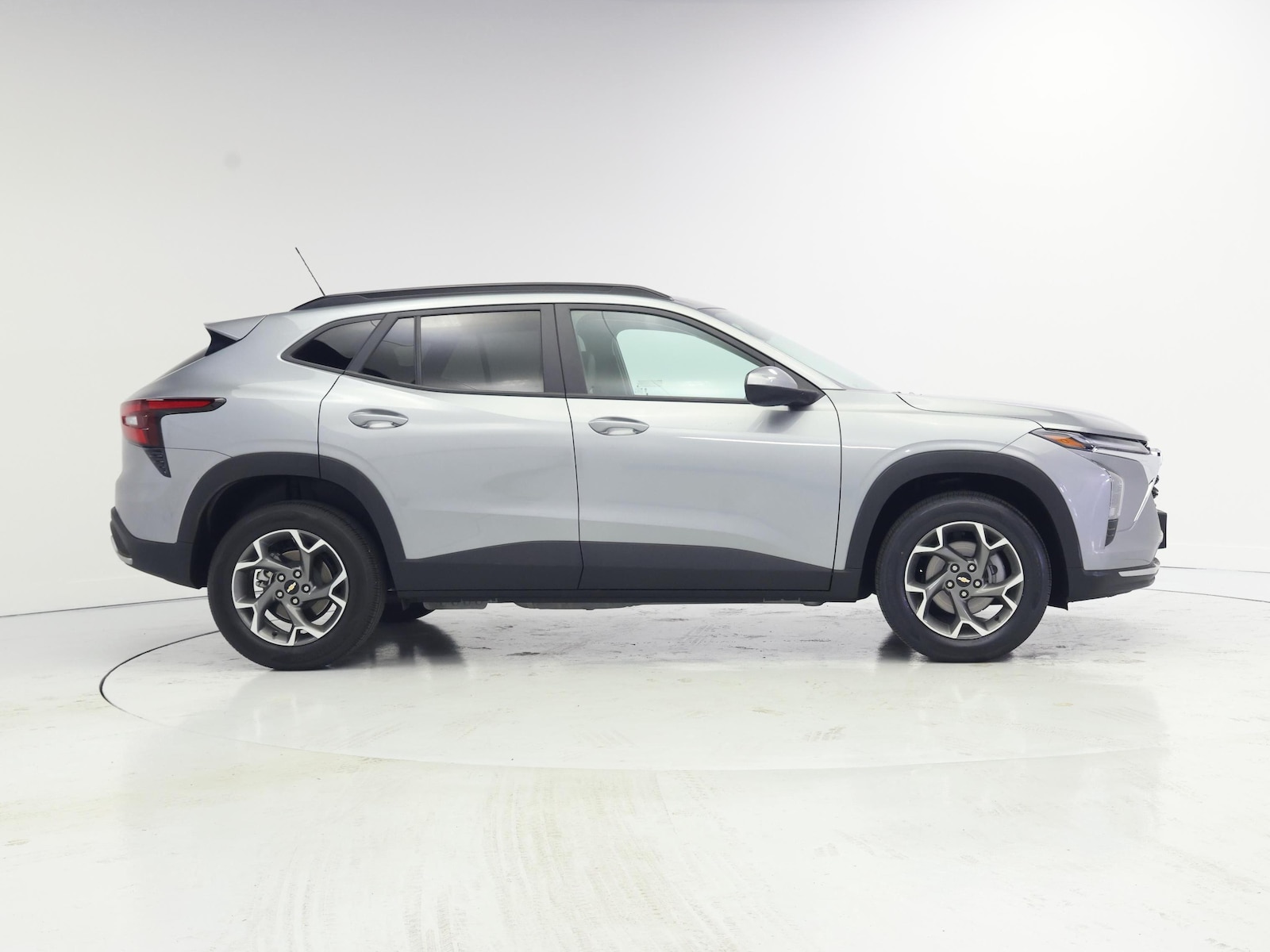 2025 Chevrolet Trax LT - Photo 8