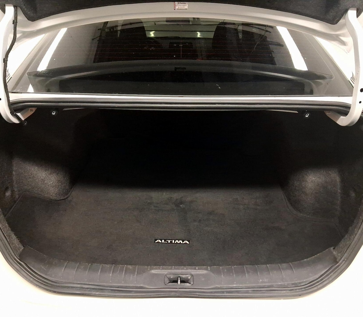 Trunk/Cargo (Seats Up)
