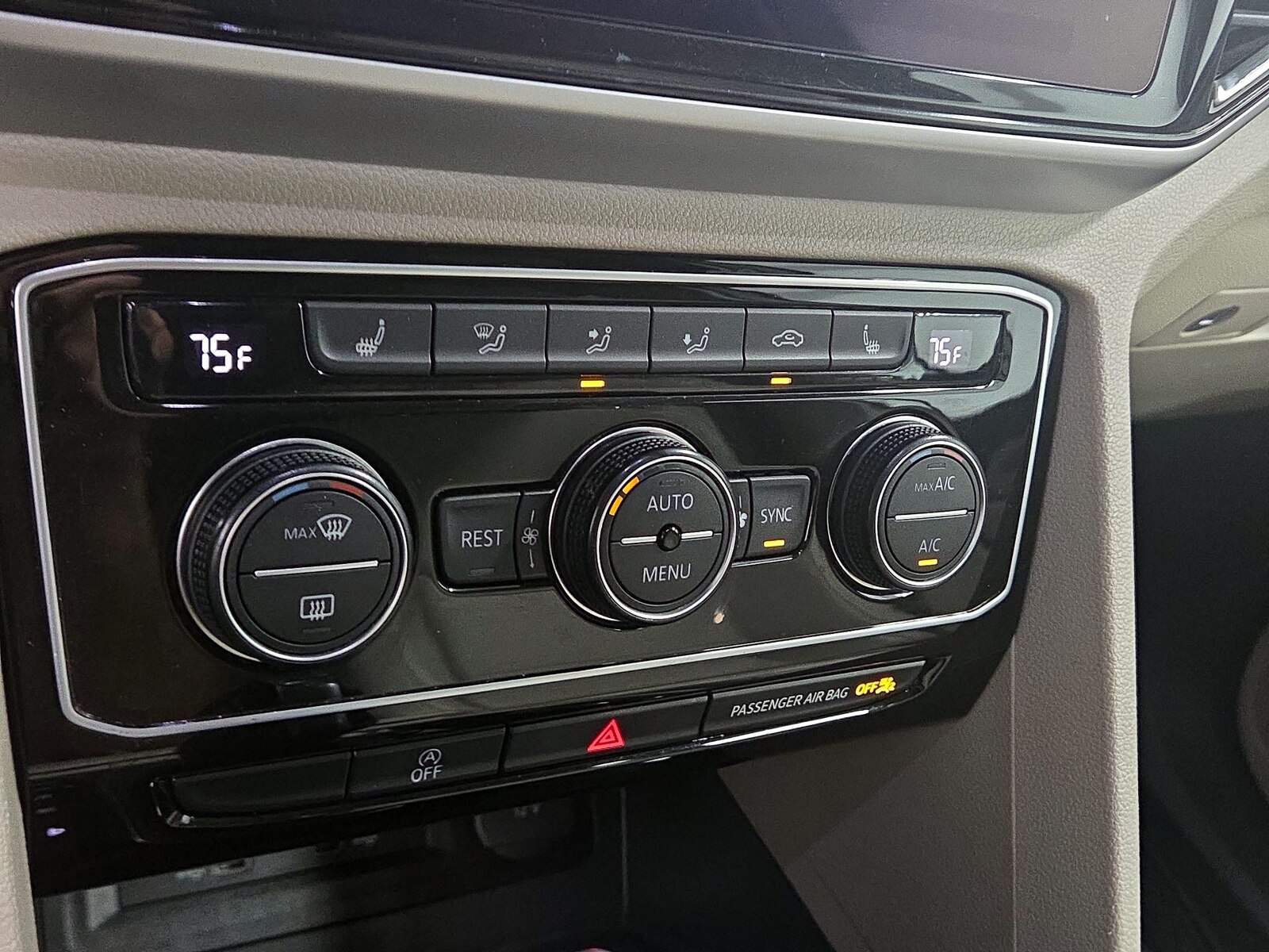 2021 Volkswagen Atlas SEL - Photo 16