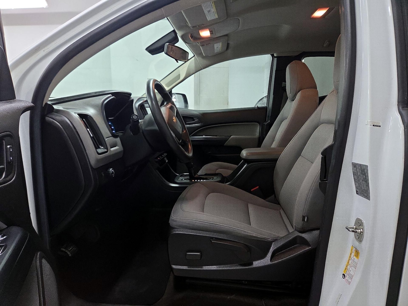 Power Seat(s) & Side Airbags