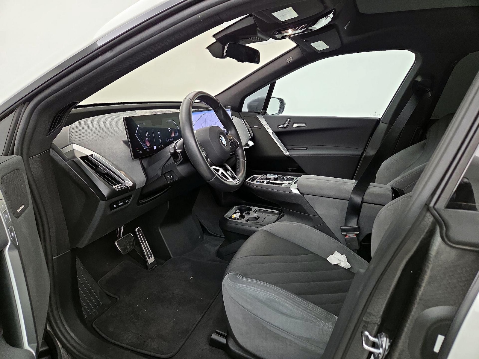 2026 BMW iX 60 - Photo 12