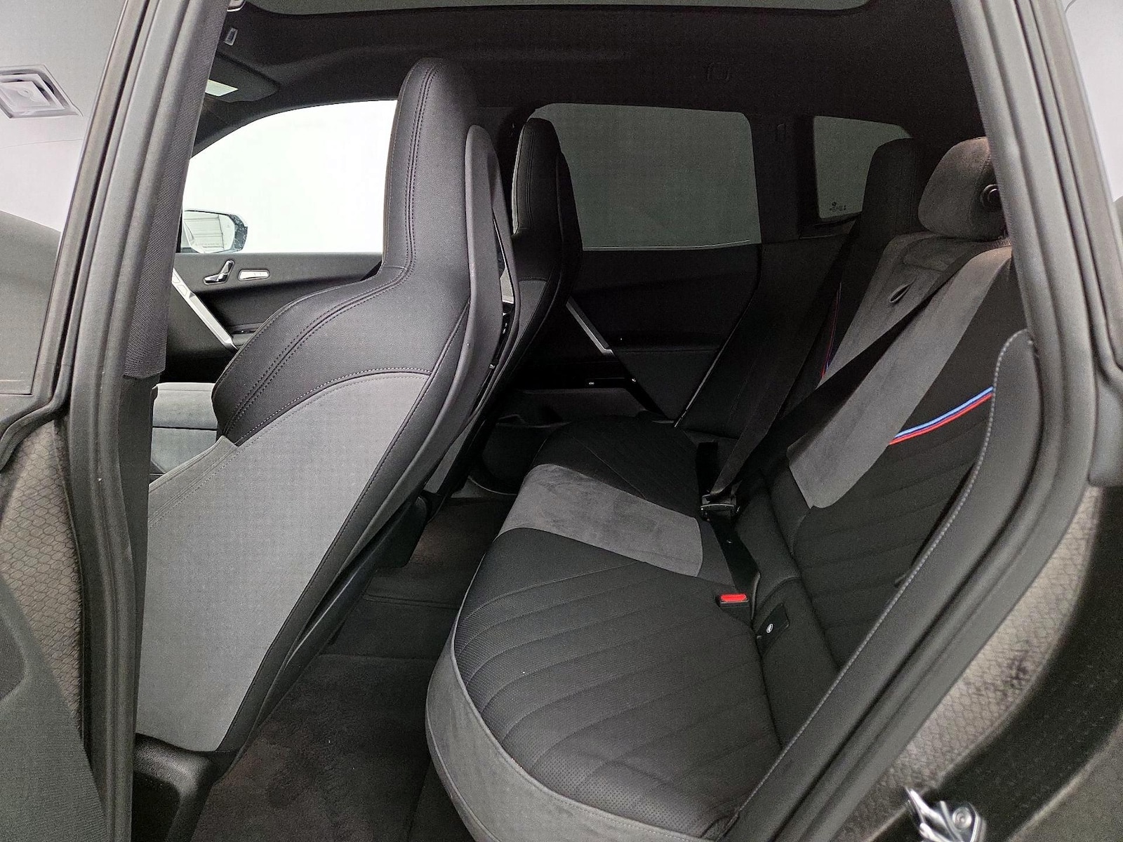 2026 BMW iX 60 - Photo 22