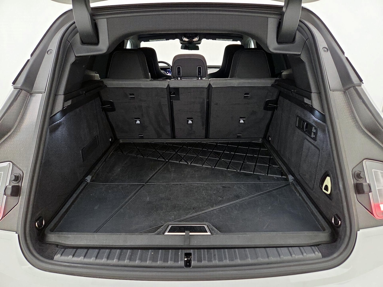 2026 BMW iX 60 - Photo 23