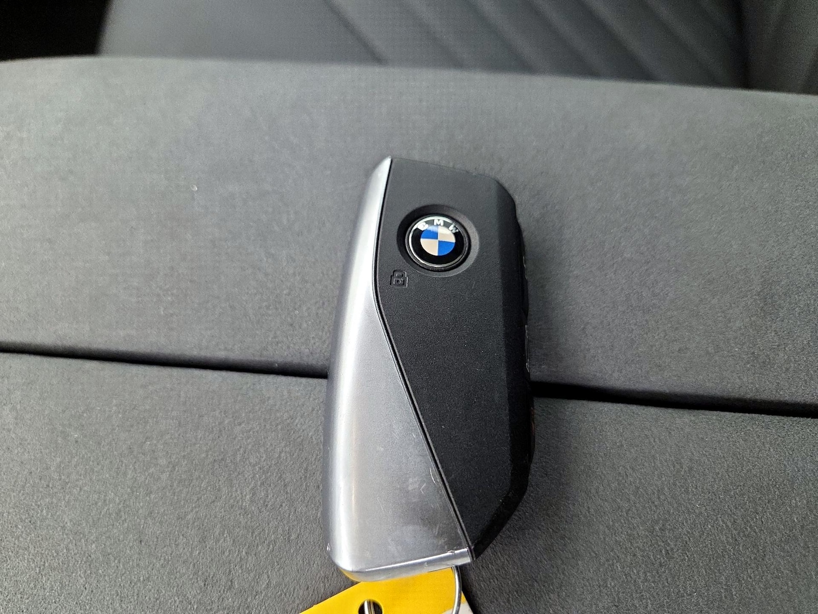 2026 BMW iX 60 - Photo 25