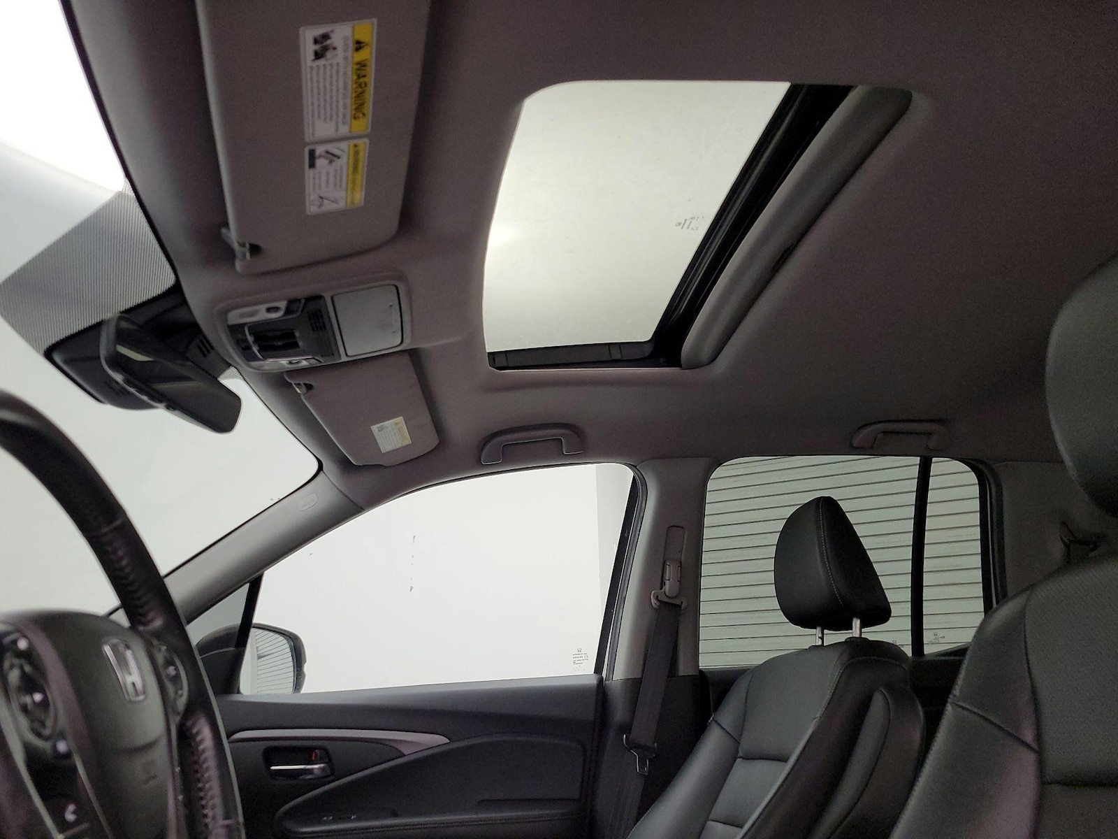 Sunroof(s) & Overhead Airbags