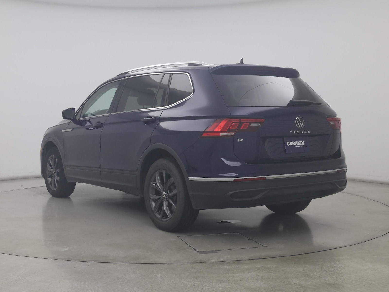 2022 Volkswagen Tiguan SE - Photo 3