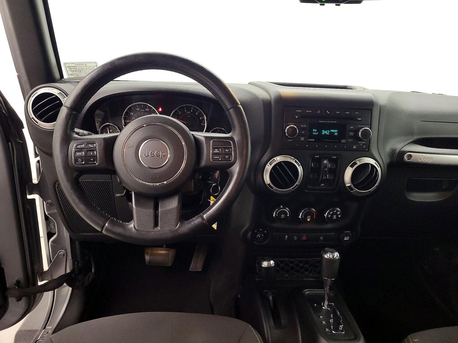 2018 Jeep Wrangler JK Unlimited Sahara - Photo 11