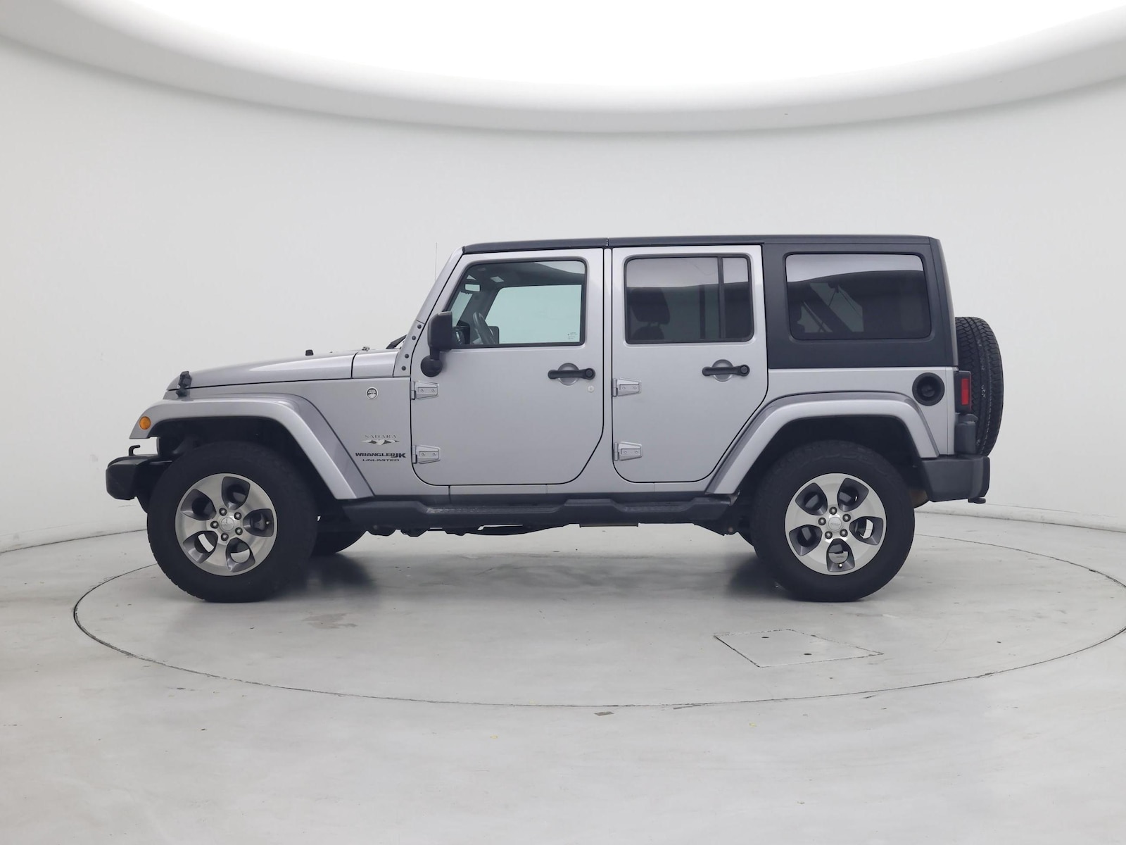 2018 Jeep Wrangler JK Unlimited Sahara - Photo 4