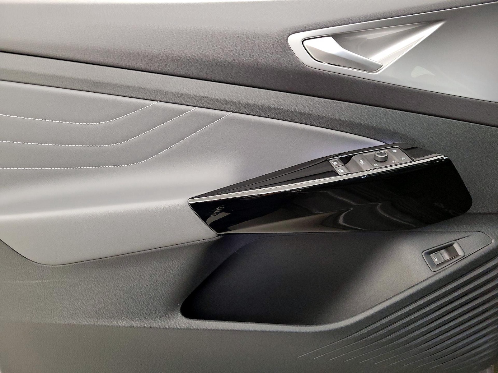 2023 Volkswagen ID.4 S - Photo 13