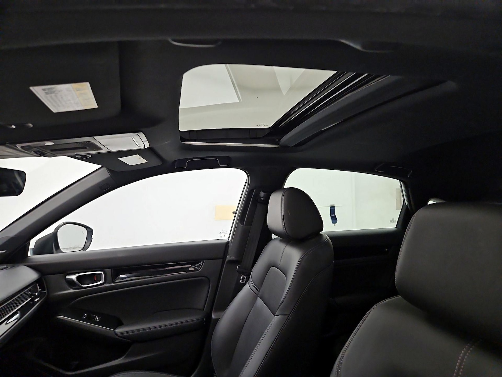 Sunroof(s) & Overhead Airbags