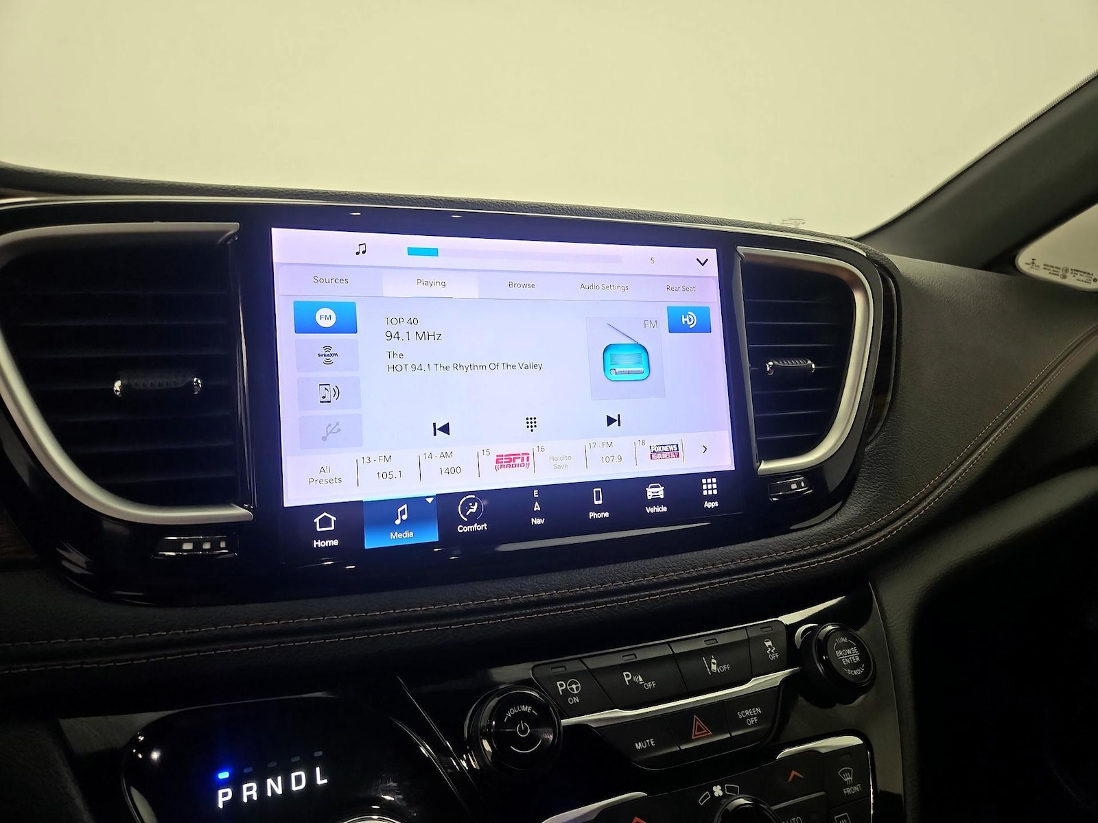 2022 Chrysler Pacifica Hybrid Pinnacle Hybrid - Photo 17