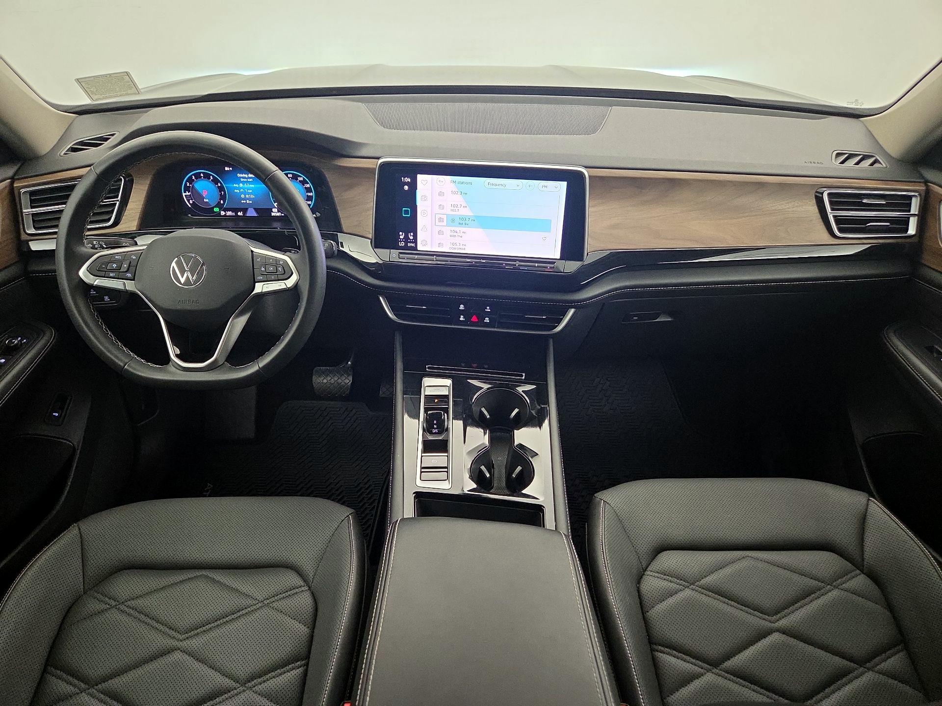 Gray 2024 Volkswagen Atlas SUV / Crossover Front-Wheel Drive Automatic