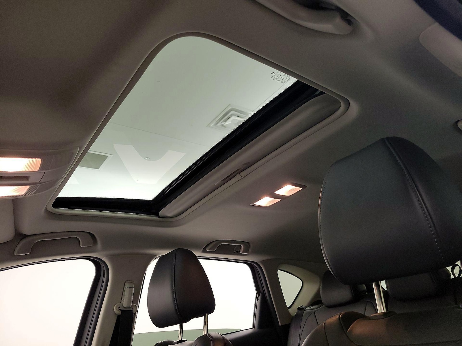 Sunroof(s) & Overhead Airbags