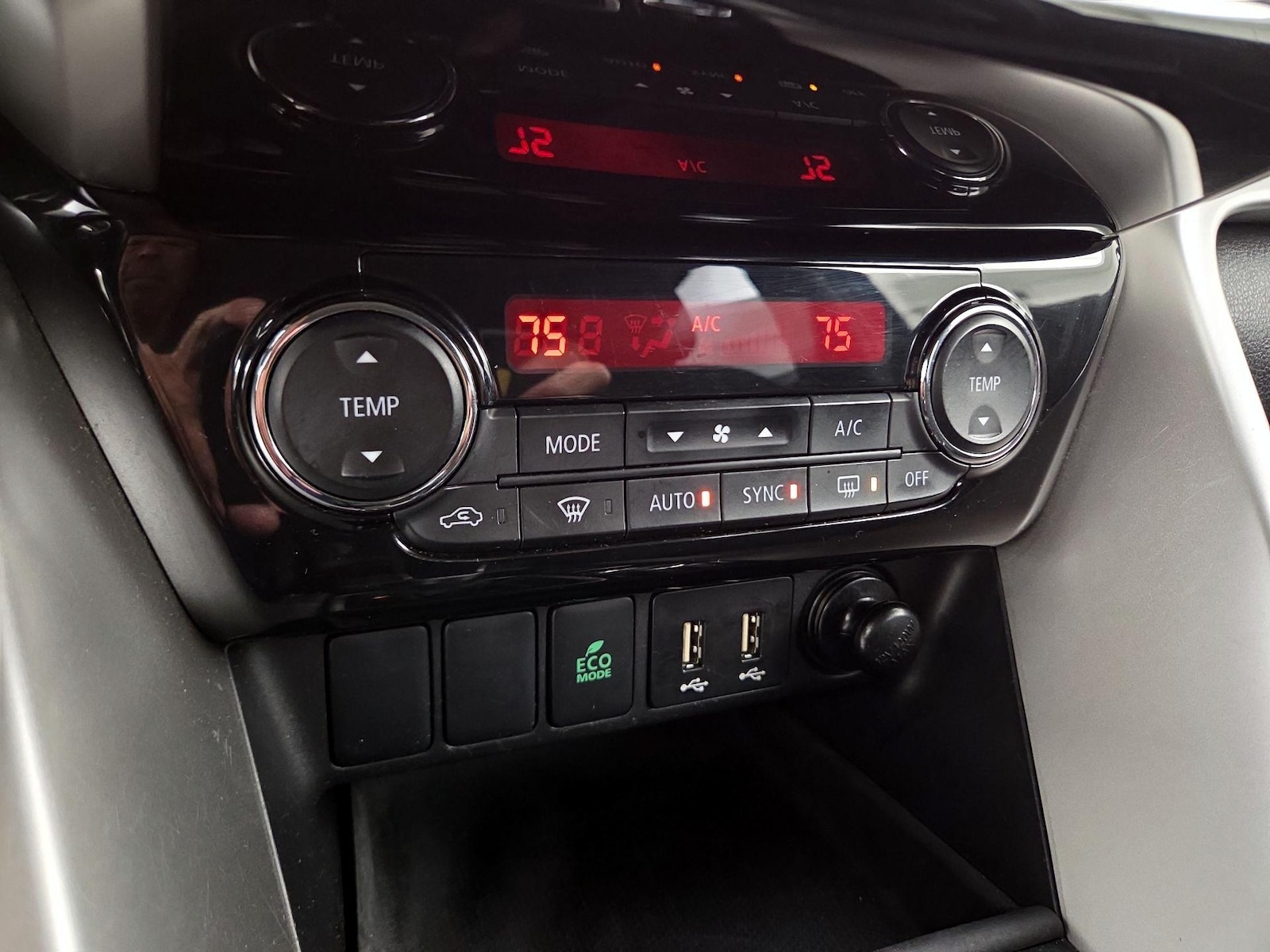 2024 Mitsubishi Eclipse Cross SE - Photo 18