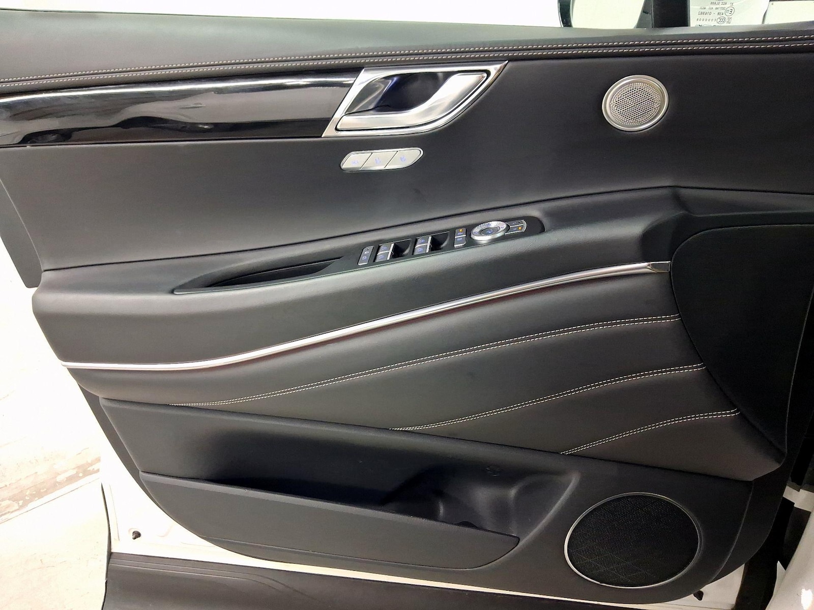 2025 GENESIS GV80 Standard - Photo 13