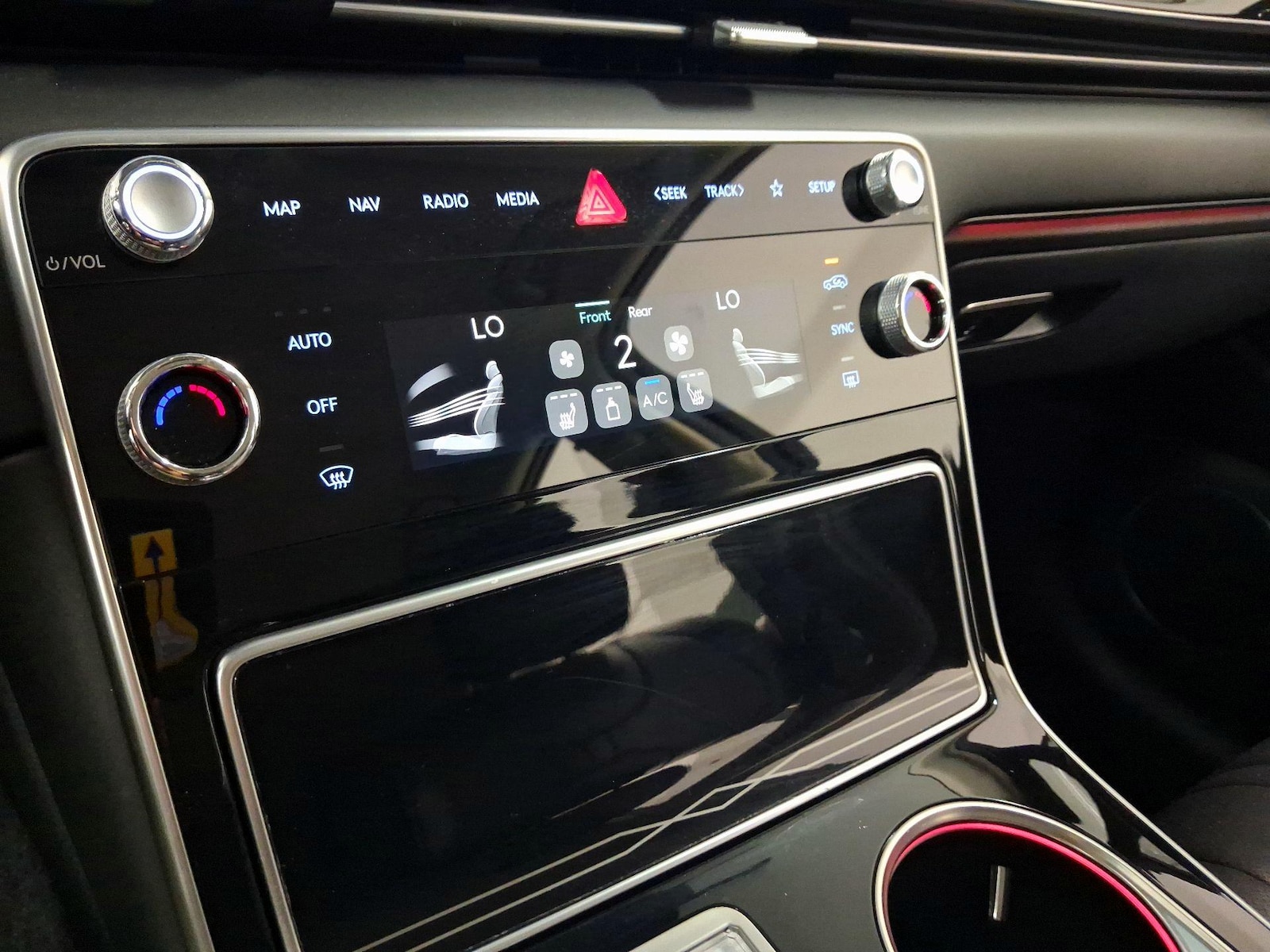 2025 GENESIS GV80 Standard - Photo 15